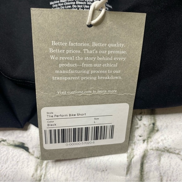 Everlane The perform bike shorts size Large Black new with tag - Picture 7 of 11